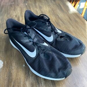 Nike Men’s Size 15 Black/White Sneakers Running